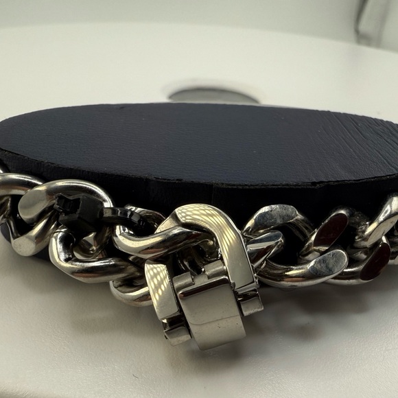 New Men’s cross necklace and curb link bracelet set, stainless steel w/diamonds - Picture 4 of 9